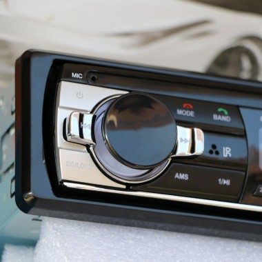 Мощная Автомагнитола с чистым  звуком JSD-520BT С USB И BLUETOOTH. Лучшая Цена!