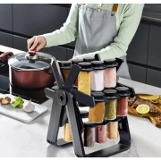 Органайзер для специй, содержащий 18 стеклянных баночек емкостью 100 мл.