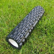 Валик для спины ShappaFit средней жесткости , 30х10 см , цвет черный, ролик массажный