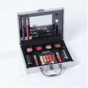 Набор декоративной косметики в алюминиевом кейсе с зеркалом Makeup set MC1488 Серебристый
