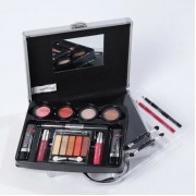 Набор декоративной косметики в алюминиевом кейсе с зеркалом Makeup set MC1488 Серебристый