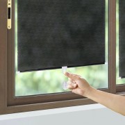 Солнцезащитная шторка рулонная на присосках для автомобиля и дома 40х60 см защита от UV-променей