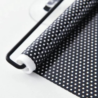 Солнцезащитная шторка рулонная на присосках для автомобиля и дома 40х60 см защита от UV-променей