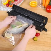 Вакуумный упаковщик для кухни чорний Вакууматор бытовой vacuum sealer Продуктовый вакуумный упаковщик для дома