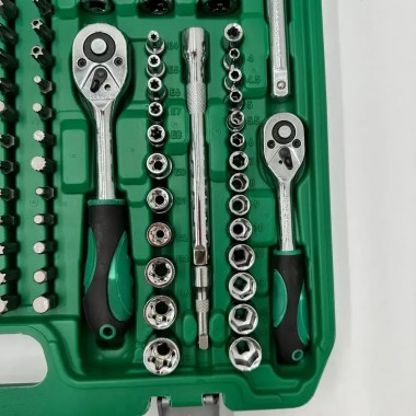 Автомобильный набор инструментов 216 шт в удобном пластиковом кейсе для хранения Автомобильный набор инструментов 216 шт в удобном пластиковом кейсе для хранения