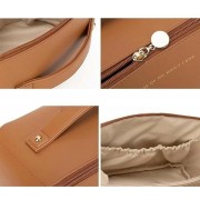 Вместительная косметичка с диагональной застежкой CosmyCase, коричневая