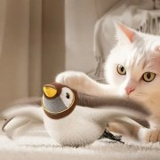 Музыкальная плюшевая игрушка для кошек и собак с подвижным крыльями Летающая птичка