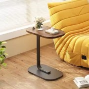 Прикроватный столик Modern Home 45×28×60 см — компактный и стильный