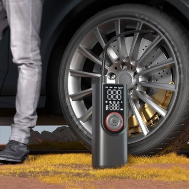 Портативный компрессор с цифровым дисплеем, LED-фонариком и набором насадок​​​​​​​ ATJ-9566 3х2000mAh