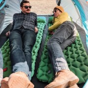 Надувной матрас 190х58х5 см с встроенным насосом и подушкой Зеленый