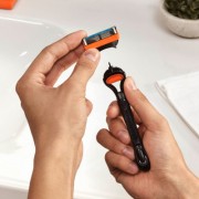 Бритва Gillette Fusion5 с 2 сменными картриджами (7702018874125/7702018866946)