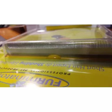 Фурминатор для длинношерстных собак и кошек с кнопкой Furminator Short Hair Large 10 см Фурминатор для длинношерстных собак и кошек с кнопкой Furminator Short Hair Large 10 см