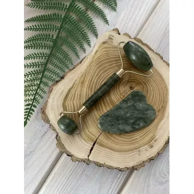 Масажер нефритовий ролер + гуаша скребок Масажер нефритовий ролер + гуаша скребок