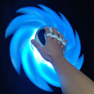 Детская вращающаяся игрушка с LED подсветкой / Световой летающий диск Eightfold Light Disc 360° 666-2 Детская вращающаяся игрушка с LED подсветкой / Световой летающий диск Eightfold Light Disc 360° 666-2