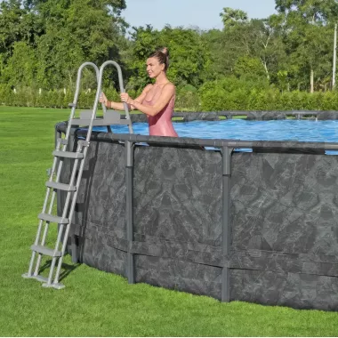 Каркасный круглый бассейн 549х132 см на 26 000 л с фильтр-насосом, лестницей, тентом Bestway 561KC Каркасный круглый бассейн 549х132 см на 26 000 л с фильтр-насосом, лестницей, тентом Bestway 561KC