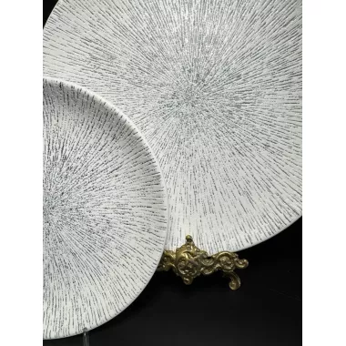 Обеденная керамическая тарелка с фактурным узором 20.5 см Обеденная керамическая тарелка с фактурным узором 20.5 см