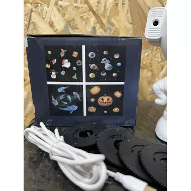 Лазерний нічник-проектор Астронавт зоряне небо з картриджем Лазерний нічник-проектор Астронавт зоряне небо з картриджем