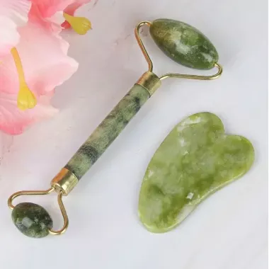 Масажер нефритовий ролер + гуаша скребок Масажер нефритовий ролер + гуаша скребок