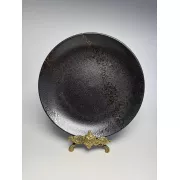 Керамическая тарелка с темным фактурным узором 26 см