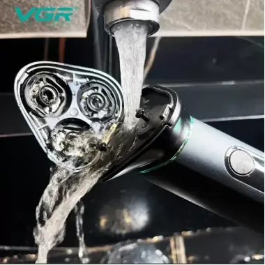 Акумуляторна електробритва VGR V-310 для вологого та сухого гоління з трьома головками IPX7
