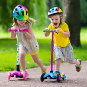 зеленый Трехколесный самокат с светящимися колесами