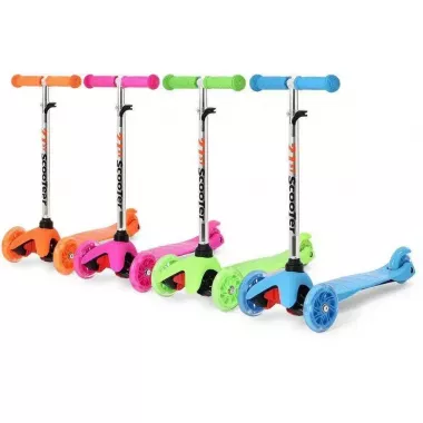 зеленый Трехколесный самокат с светящимися колесами