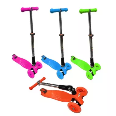 зеленый Трехколесный самокат с светящимися колесами