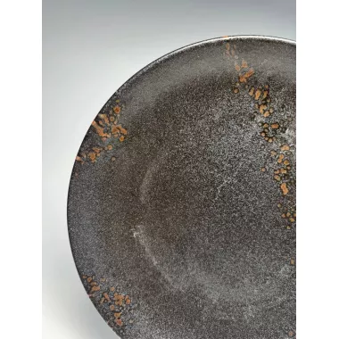Керамическая тарелка с темным фактурным узором 21 см Керамическая тарелка с темным фактурным узором 21 см