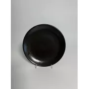 Керамическая тарелка с темным фактурным узором 21 см