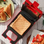 Электрическая сэндвичница AND-1587