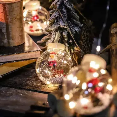Гірлянда завіса штора Кулі з наповненням Дід Мороз, 3м, 10 куль LED USB Гірлянда завіса штора Кулі з наповненням Дід Мороз, 3м, 10 куль LED USB