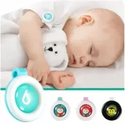 Клипса от комаров Bikit Guard c натуральными экстрактами с полиэтиленовой капсулой.