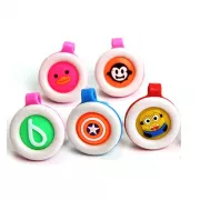 Клипса от комаров Bikit Guard c натуральными экстрактами с полиэтиленовой капсулой.