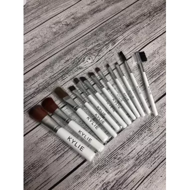Набір кистей для макіяжу KYLIE 12 штук Набір кистей для макіяжу KYLIE 12 штук