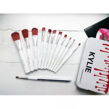 Набір кистей для макіяжу KYLIE 12 штук Набір кистей для макіяжу KYLIE 12 штук