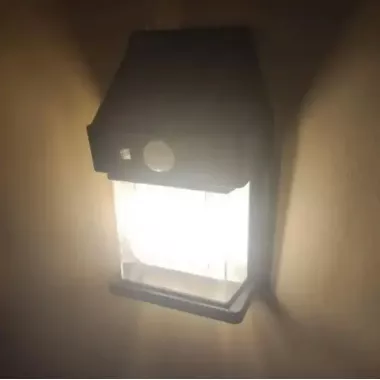 Настенный уличный светильник с солнечной панелью, фонарь с датчиком на движение SOLAR WALL LAMP YX-777 Black Настенный уличный светильник с солнечной панелью, фонарь с датчиком на движение SOLAR WALL LAMP YX-777 Black