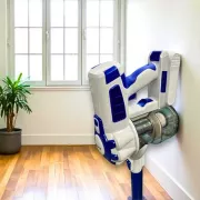 Современный беспроводной пылесос с подсветкой Rainberg RB-2301 Мощный аккумуляторный пылесос без мешка