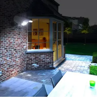 Уличный фонарь на солнечной батареи в виде камеры CL877A 180W муляж камеры с пультом и датчиком движения GS-0877