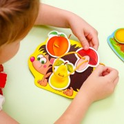 Гра-шнурівка з липучками