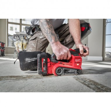 Шлифмашина ленточная аккумуляторная бесщеточная MILWAUKEE M18 FBTS75-0 (каркас)