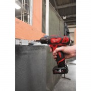 Дрель-шуруповерт MILWAUKEE M12 BDD-202C крутящий момент 30 Нм 4933441915