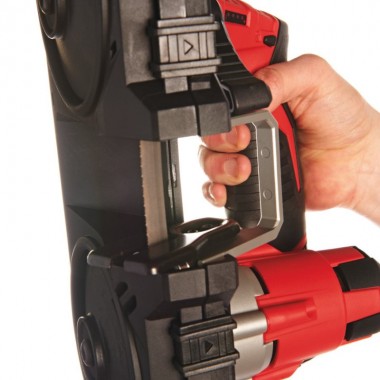 Пила стрічкова акумуляторна MILWAUKEE, M12 BS-402C (зарядний пристрій С12 С, 2 акумулятори М12 В4 4Ач, полотно, кейс)