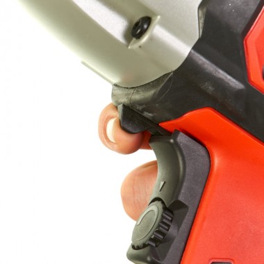 Гайковерт ударный 1/2" MILWAUKEE IPWE 400 R крут. мом. 400 Нм, 4933451524 Гайковерт ударный 1/2" MILWAUKEE IPWE 400 R крут. мом. 400 Нм, 4933451524