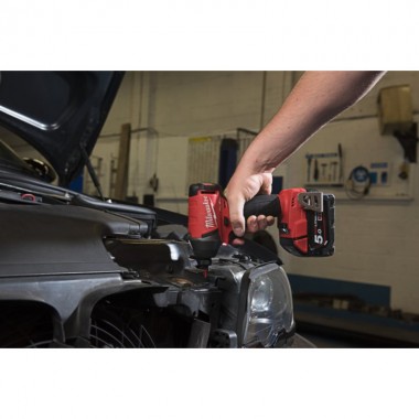Винтоверт акумуляторний гідравлічний 1/4'' HEX MILWAUKEE, M18 FUEL FQID-502X, 50Нм (+ заряд. устройство, 2 аккум.Х 5Ач, кейс)