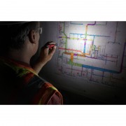 Компактный фонарь на батарейках IPL-LED