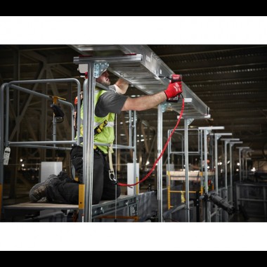 Страховочный эластичный строп для электроинструмента весом до 4.5 кг MILWAUKEE 4932471351 Страховочный эластичный строп для электроинструмента весом до 4.5 кг MILWAUKEE 4932471351