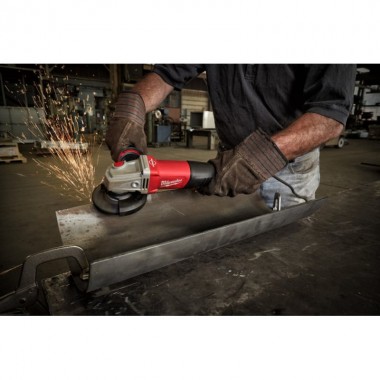 Кутошліфувальна машина AGV 13-125 XSPDEB с AVS, тормозом и лопаточным выключателем MILWAUKEE