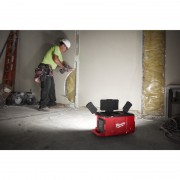 Зарядное устройство/фонарь MILWAUKEE M18 POALC-0 4933478120