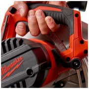 Пила ручна дискова MILWAUKEE, CS 85 CBE, 2200Вт, O235мм (+ пиляльний диск, паралельний упор, адаптер для пилососу, ключ для диск