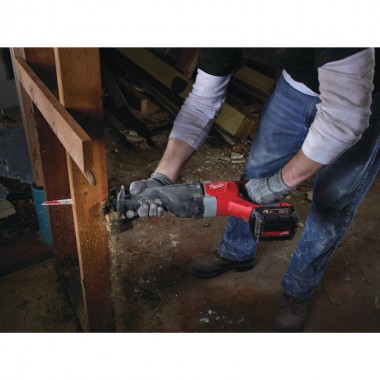 Пила сабельная аккумуляторная MILWAUKEE, M18 BSX-402C (ЗУ, 2х4Ач, кейс)